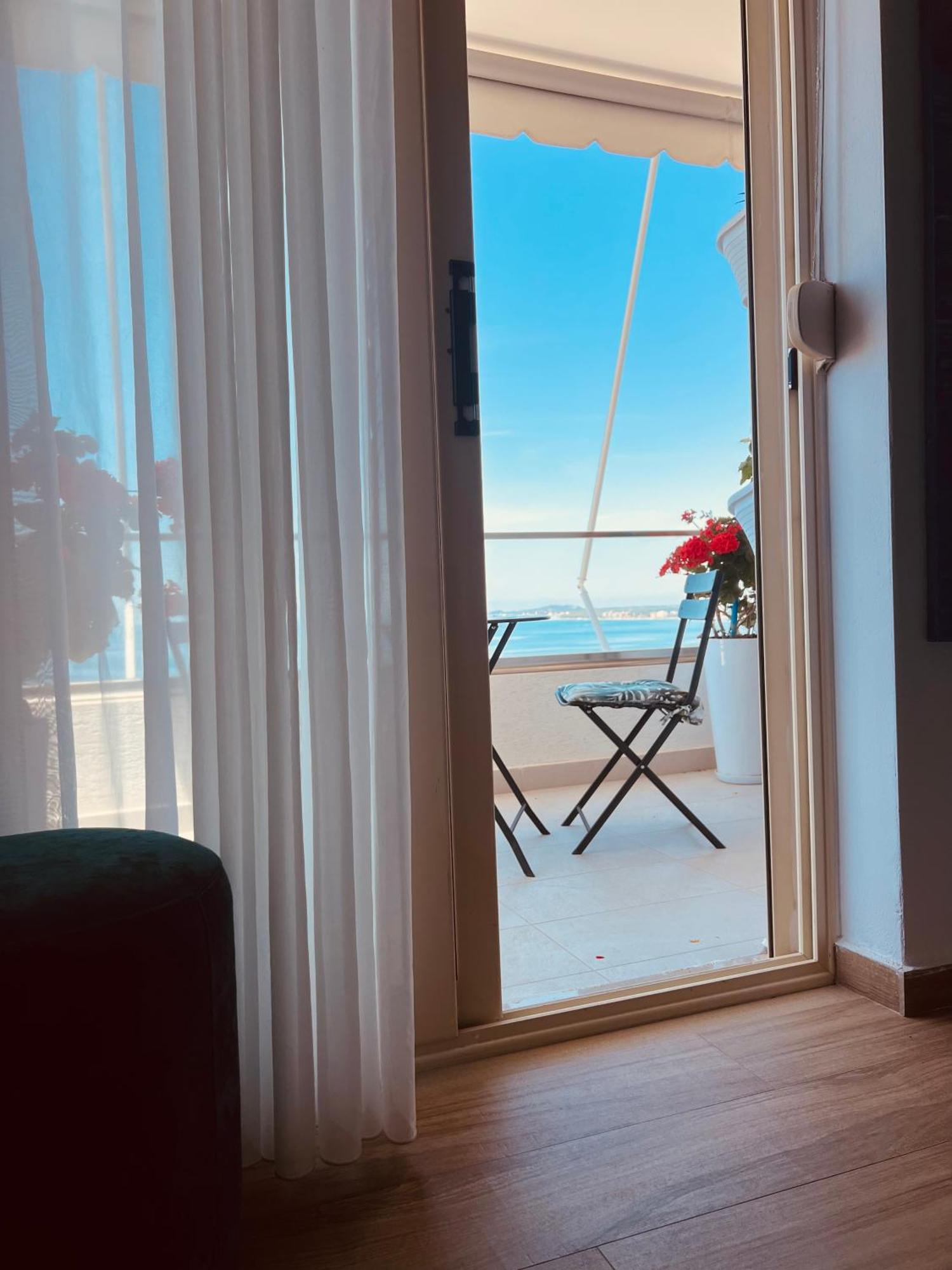 Sunny Breeze Apartment Vlorë Esterno foto
